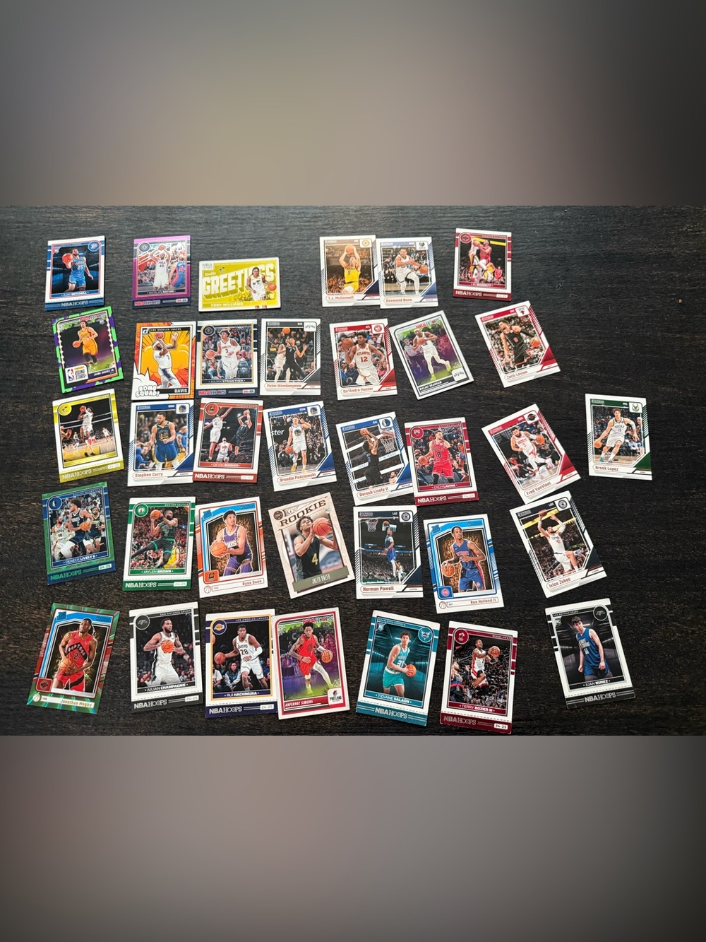 35 NBA Hoops Basketball Trading Cards - Assorted Players 🏀⛹🏽